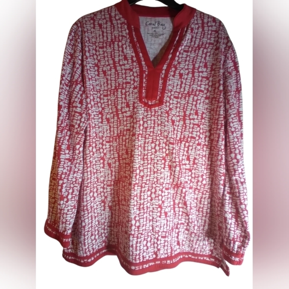 Coral Bay Red and White Patterned Top V Neck Size Large Petite Office Vacation
